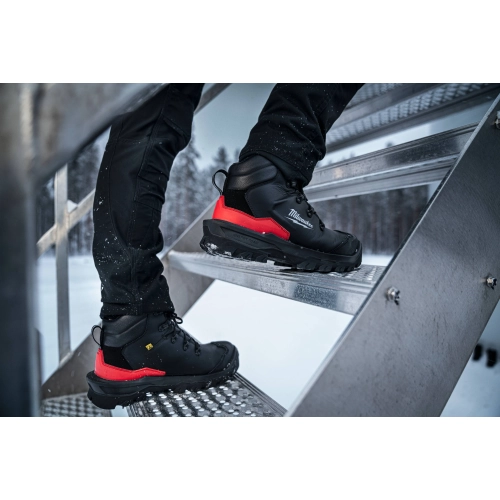 Obuwie bezpieczne ARMOURTRED S3S 1M110111W ESD CI HI HRO SC FO LG SR czarne rozm. 43 Milwaukee 4932493767