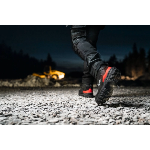 Obuwie bezpieczne ARMOURTRED S3S 1M110111W ESD CI HI HRO SC FO LG SR czarne rozm. 44 Milwaukee 4932493768
