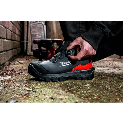 Obuwie bezpieczne ARMOURTRED BOA S3S B1L110111W ESD CI HI HRO SC FO LG SR czarne rozm. 44 Milwaukee 4932493788