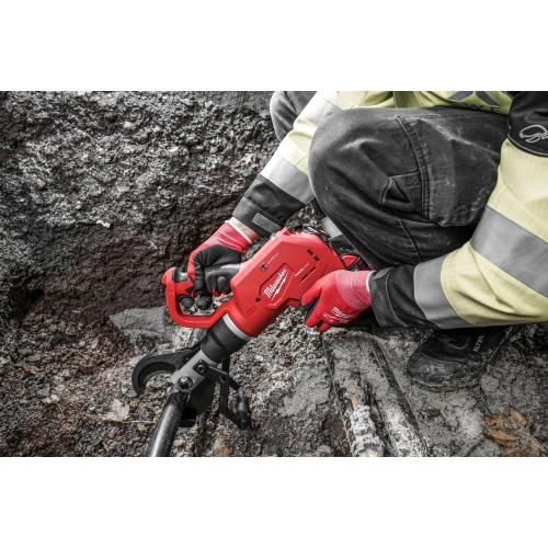 M18 HCC75R-502C zdalnie sterowane hydrauliczne nożyce do kabli ziemnych 75 mm FORCE LOGIC™ Milwaukee 4933459271