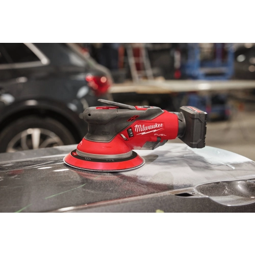M12 FROS2.5-0 M12 FUEL™ Szlifierka mimośrodowa 150MM ze skokiem 2,5MM Milwaukee 4933493647