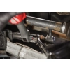 Milwaukee M12 FPTR przy przewodzie i zacisku w podwoziu