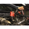 Milwaukee M12 FCIWF12G3 odkręca śrubę w komorze silnika samochodu