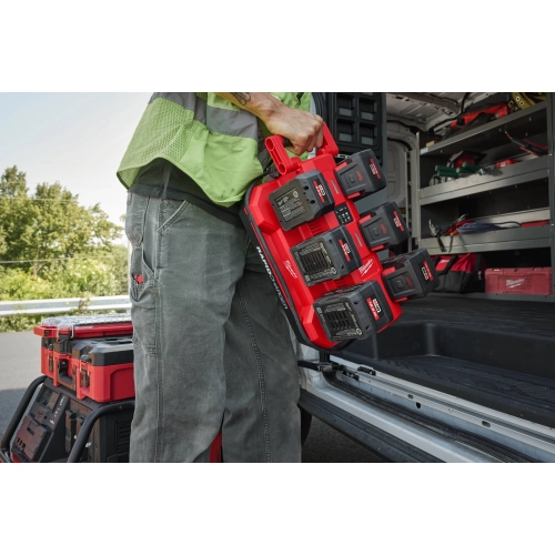 M18 MPC6 mobilna szybka ładowarka 6-portowa PACKOUT™ Milwaukee 4932498551