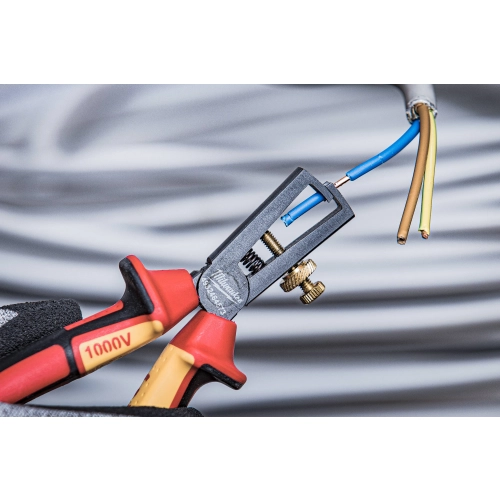 Szczypce do zdejmowania izolacji VDE 160mm Milwaukee – widok 4 Szczypce do zdejmowania izolacji VDE 160mm Milwaukee – widok 4