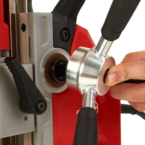 MDE 41 wiertarka magnetyczna z elektromagnesem 41 mm Milwaukee 4933451015