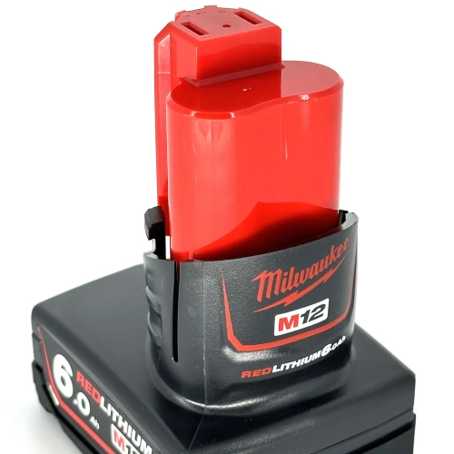 M12 B6 akumulator M12™ REDLITHIUM™ 6,0 Ah Milwaukee – widok 3