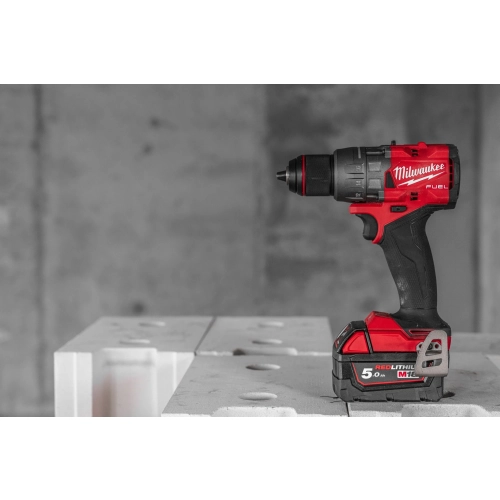 M18 FDD3-502X FUEL™ Wiertarko-wkrętarka Milwaukee – w pracy 1