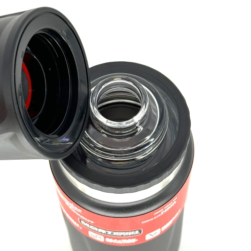 Czarna termiczna butelka (kubek) z pokrywką PACKOUT Milwaukee 710 ml