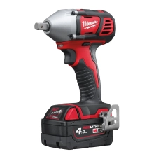 M18 BIW12-402C klucz udarowy 1/2″ 240 Nm, 2 akumulatory 4,0 Ah Milwaukee – widok 2