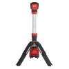 M12 SAL-0 lampa stojąca LED Milwaukee M12 1400 lm na maszcie – widok 4