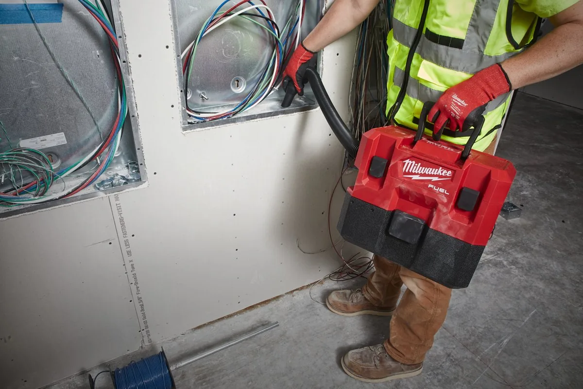 Elektryk odkurza puszkę instalacyjną odkurzaczem M12 FVCL