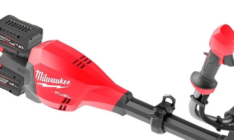 Dwa akumulatory M18™