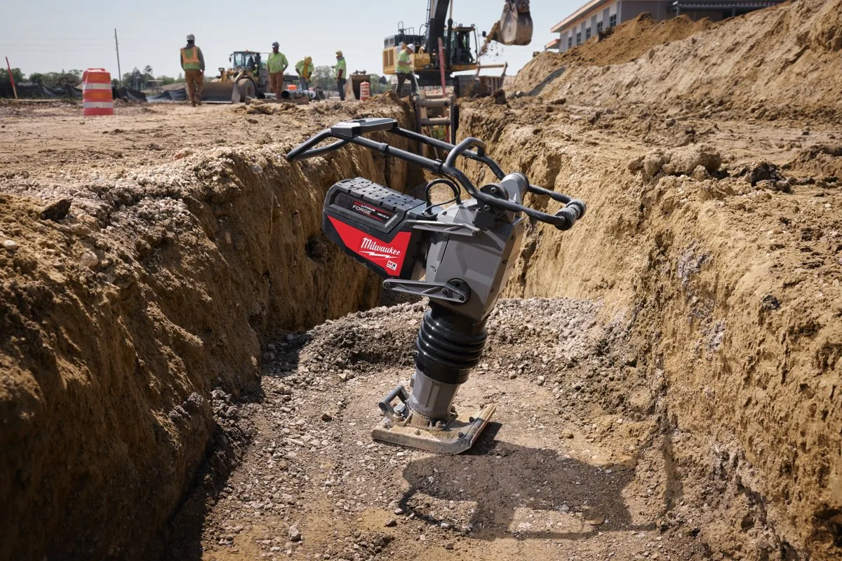 Zagęszczanie rowu pod instalację zagęszczarką MXF RAM60