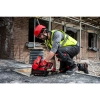 Elastyczne spodnie robocze FREEFLEX™ MILWAUKEE czarne 58 W42/L32 – w pracy