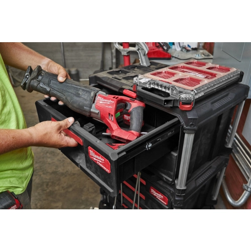 Skrzynia Milwaukee PACKOUT z 2 szufladami – widok 3