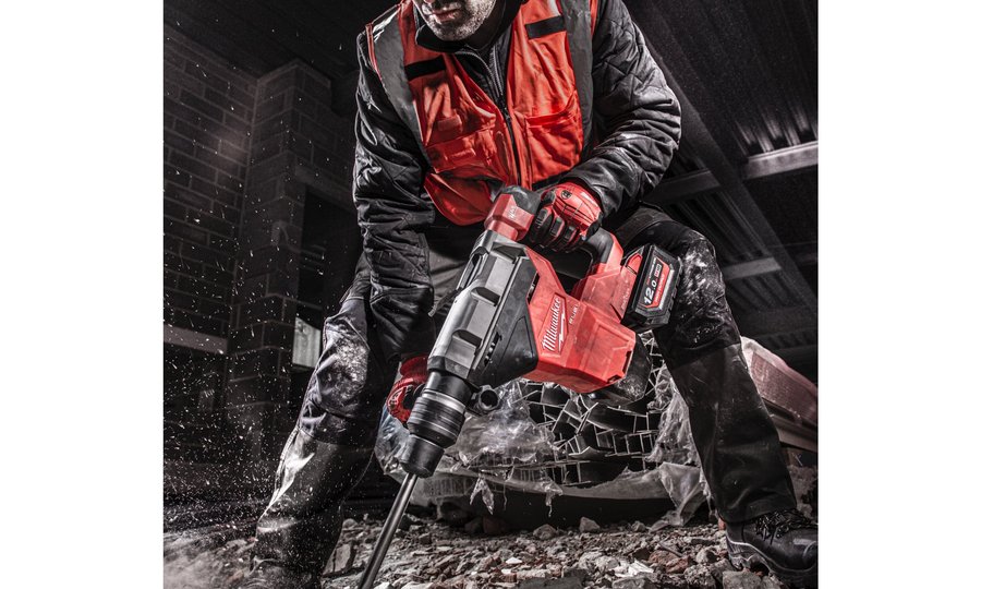 Szpicak SLEDGE w betonie